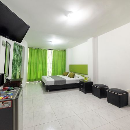 מדיין Hotel Paradise Lleras מראה חיצוני תמונה