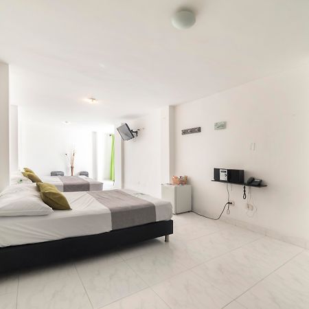 מדיין Hotel Paradise Lleras מראה חיצוני תמונה