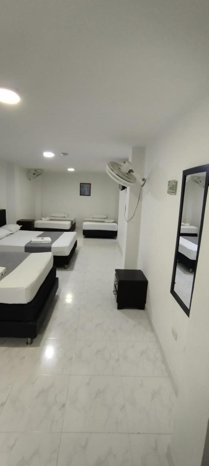 מדיין Hotel Paradise Lleras מראה חיצוני תמונה