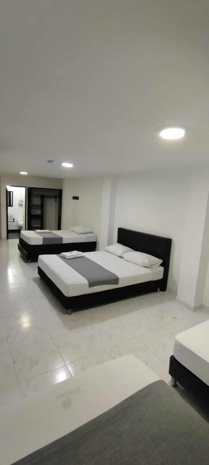 מדיין Hotel Paradise Lleras מראה חיצוני תמונה