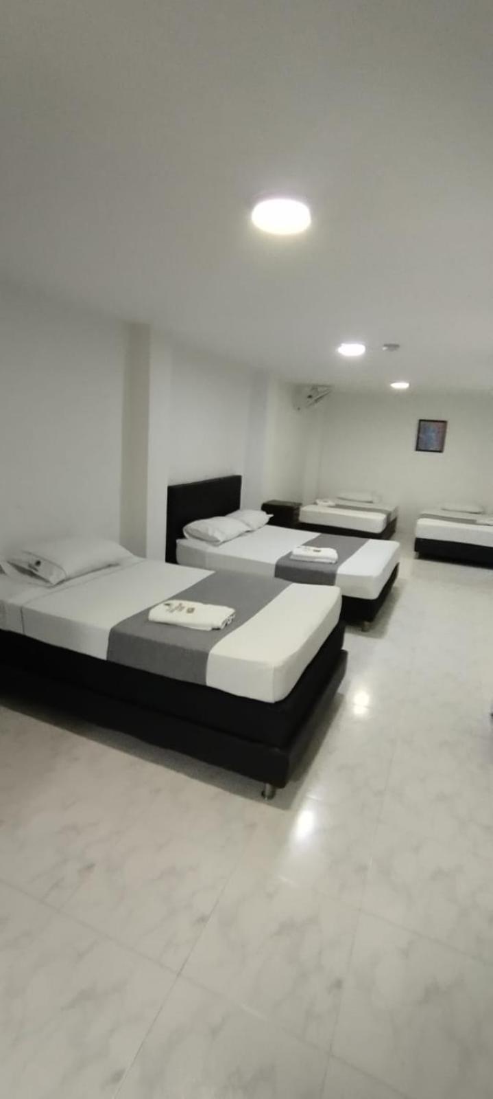 מדיין Hotel Paradise Lleras מראה חיצוני תמונה