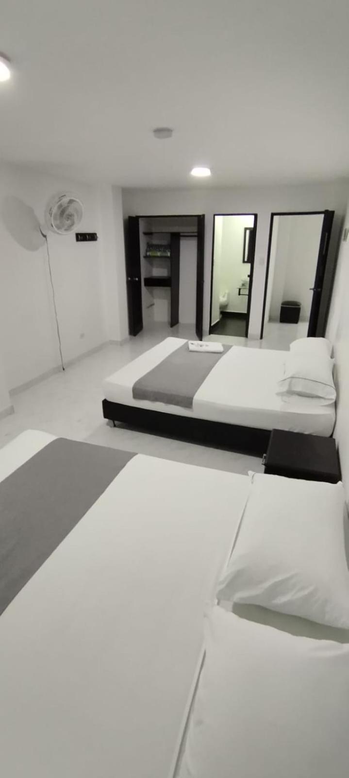 מדיין Hotel Paradise Lleras מראה חיצוני תמונה
