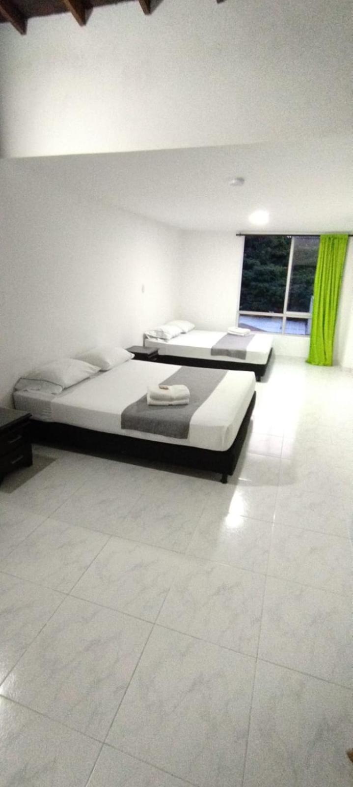 מדיין Hotel Paradise Lleras מראה חיצוני תמונה