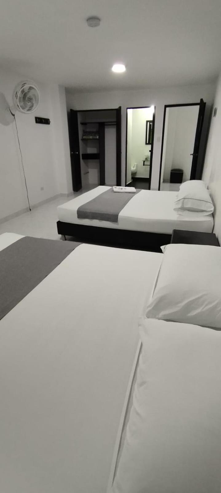 מדיין Hotel Paradise Lleras מראה חיצוני תמונה