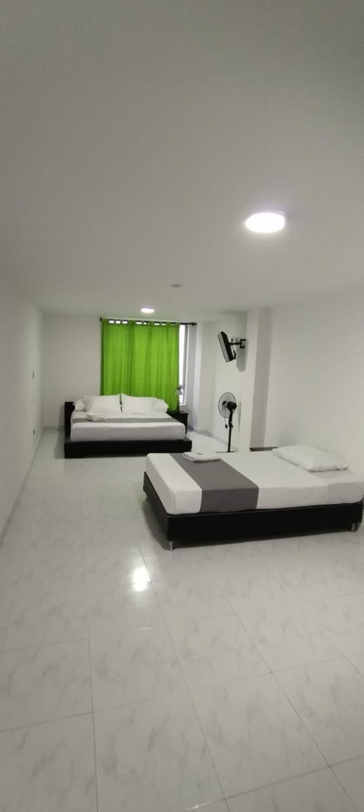 מדיין Hotel Paradise Lleras מראה חיצוני תמונה