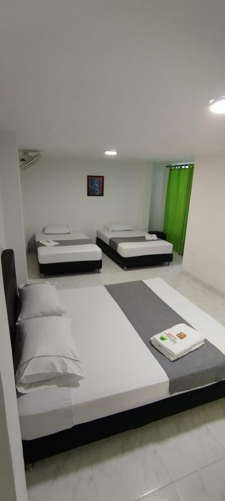 מדיין Hotel Paradise Lleras מראה חיצוני תמונה