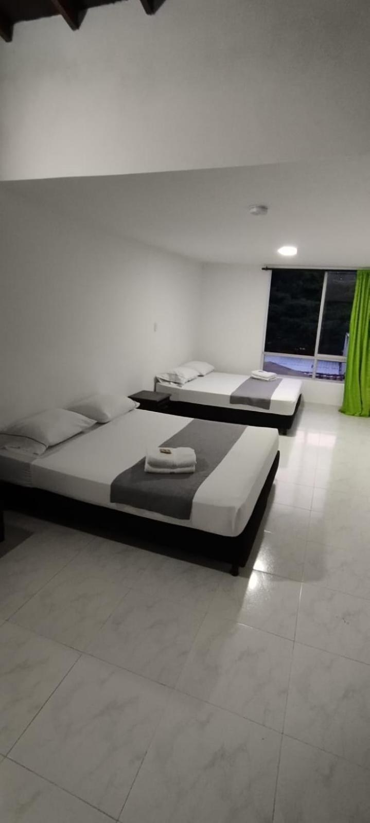 מדיין Hotel Paradise Lleras מראה חיצוני תמונה